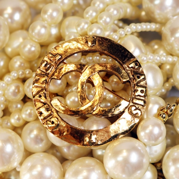 Chanel CC Logo Paris Gold Plated Brooch - Picture 9 of 14